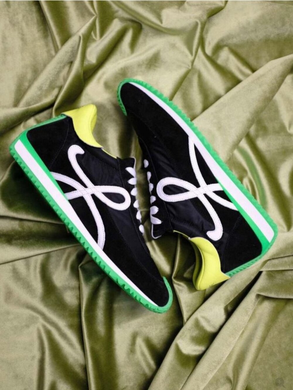Loewe Green Flow Runner Sneakers Size 39 Black Neon Sport Luxe Retro Runner